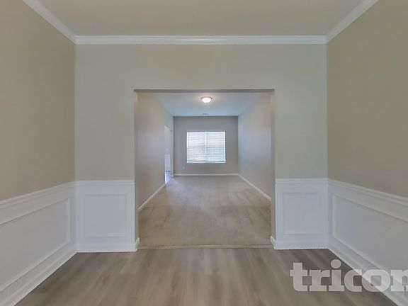 3rd image of 7587 Poplar Falls St