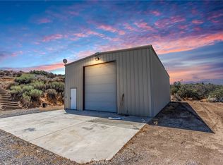 7170 Joshua Rd, Oak Hills, CA 92344