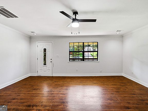 3rd image of 3772 Charlotte Dr