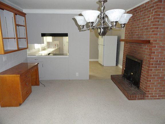 4th image of 2310 Cypress Dr