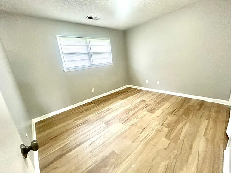 2223 Jonathan Dr NW — Photo 6