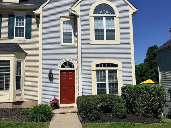 108 Cambridge Commons #108, Middletown, CT 06457