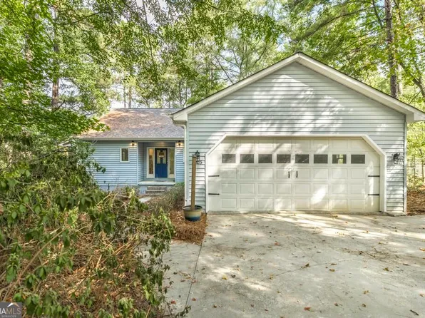 2203 Plantation Dr, Macon, GA 31211