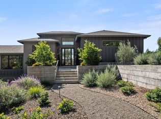 4647 Wallace Rd N, Santa Rosa, CA 95404