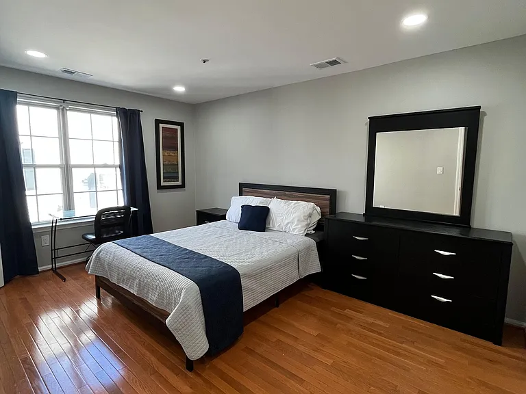 30 Richmond St #4 — Photo 4