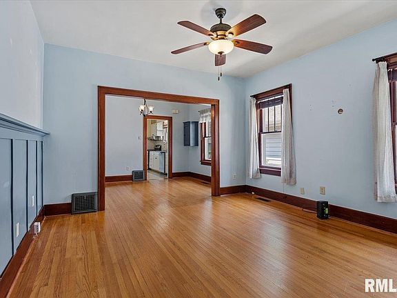 4th image of 1725 Holmes Ave