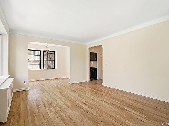 5th image of 196 Garth Road #2F