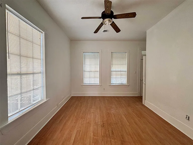 3410 Sealy St — Photo 19