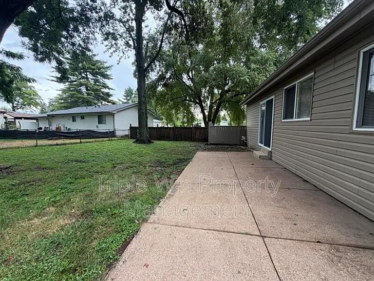 2450 Jenkee Dr — Photo 29
