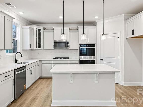5th image of 5035 Blue Serenity Ct