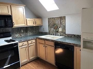 5th image of 29 E Dakota Ave