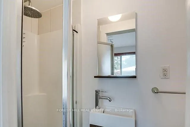 48 Rowntree Ave #REAR — Photo 12