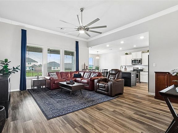 2nd image of 945 Channel Bend Ct