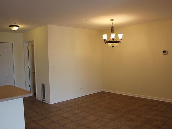 5th image of 10 N Lake St APT 420