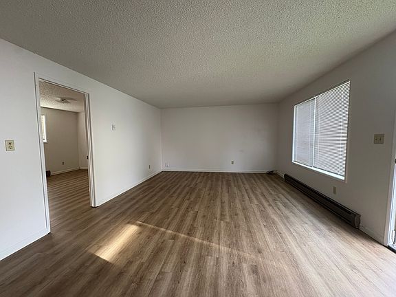 3rd image of 186 N 11th St