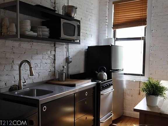 5th image of 170 Elizabeth St #3A