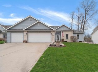 8030 Sunny Hill Cv, Fort Wayne, IN 46804