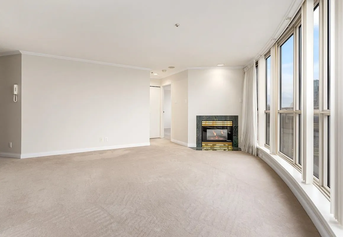 2 bed, 735 sqft, $2,400 — Photo 2