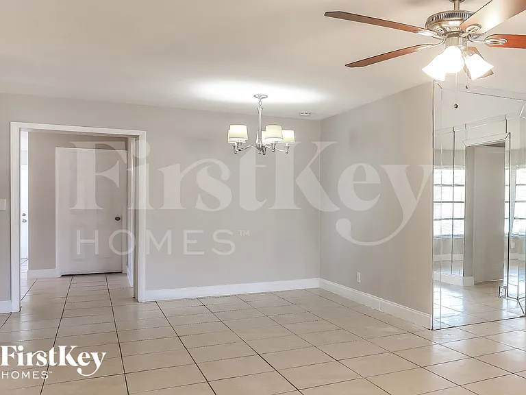 3751 NW 9th Ct — Photo 5