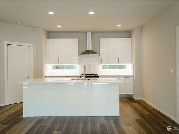 4th image of 33496 holly Avenue SE