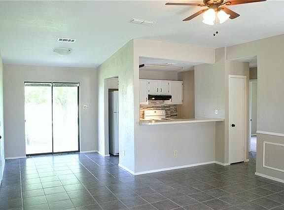 4th image of 3701 Georgetown Dr