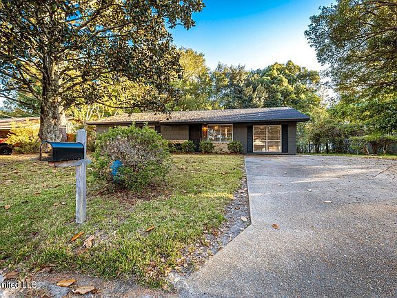 2nd image of 109 Beverly Dr