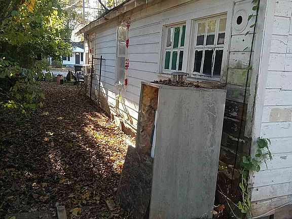5th image of 1156 Cedar Grove Ln #A & B