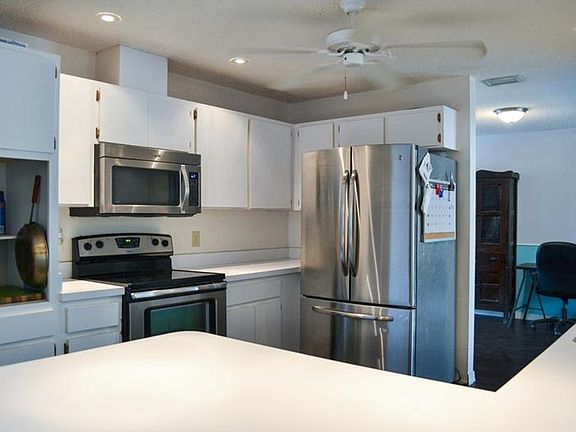 4th image of 10619 Sherri Wood Ln
