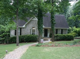 1255 Forest Brook Cir, Birmingham, AL 35226