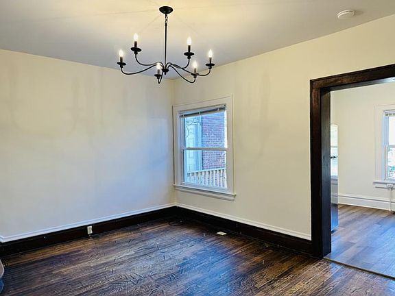 4th image of 2503 Indianola Ave #2503