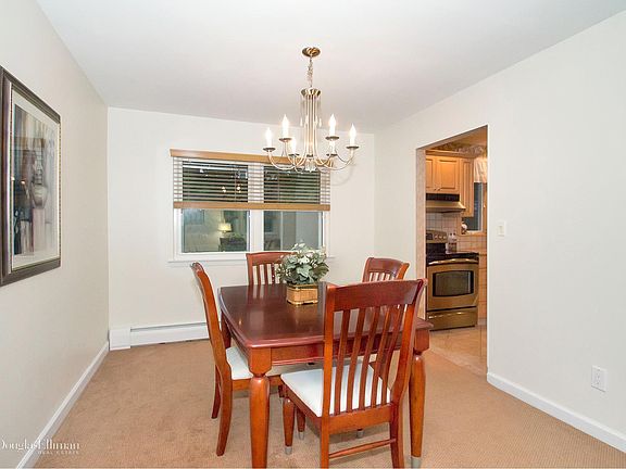 5th image of 9 Barry Ln
