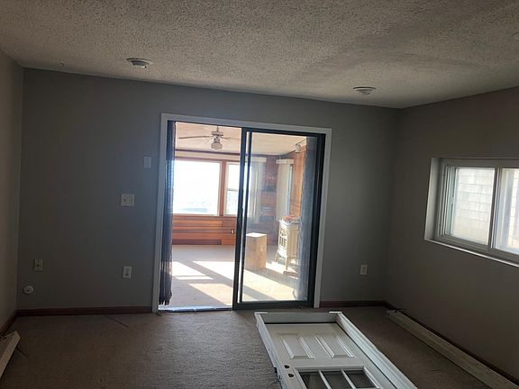 5th image of 29 Brewster Ave