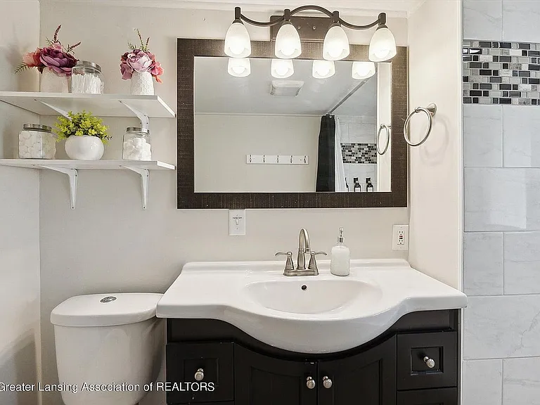 5953 Okemos Rd — Photo 12