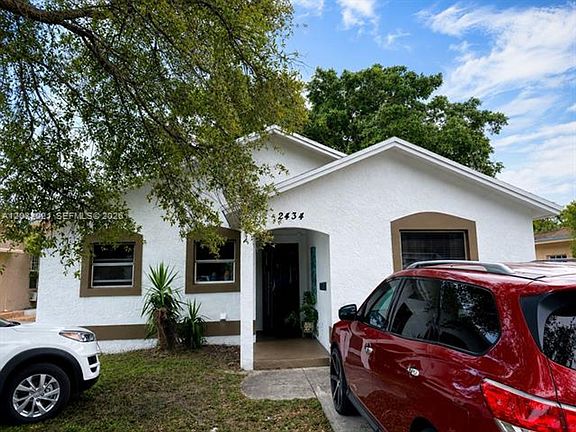3rd image of 2434 Adams St #2434