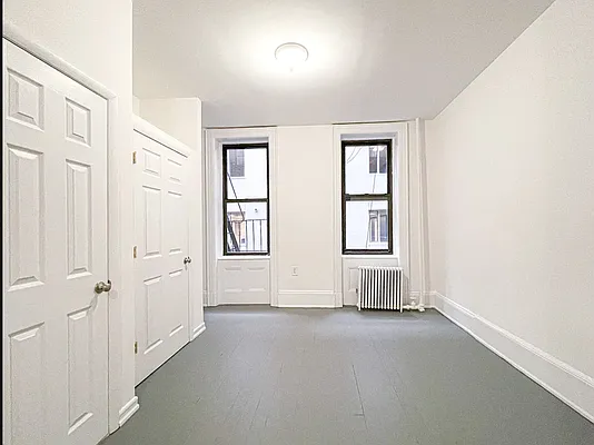 Bedroom, photo 1