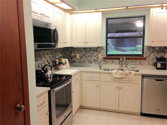 3rd image of 11615 Parkview Ln #50