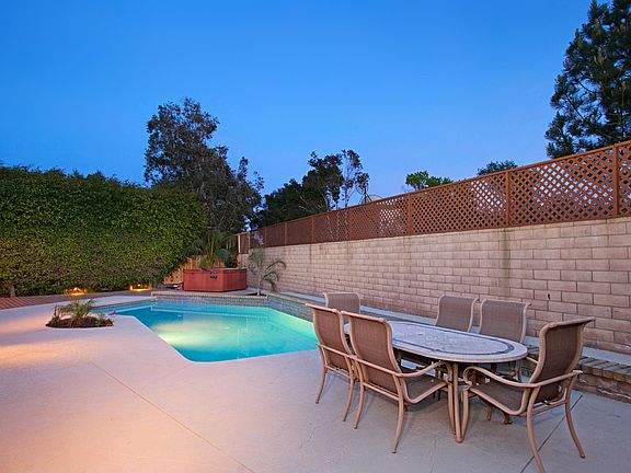 5th image of 3695 Cedarbrae Ln