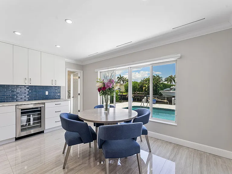 831 Dover St — Photo 33