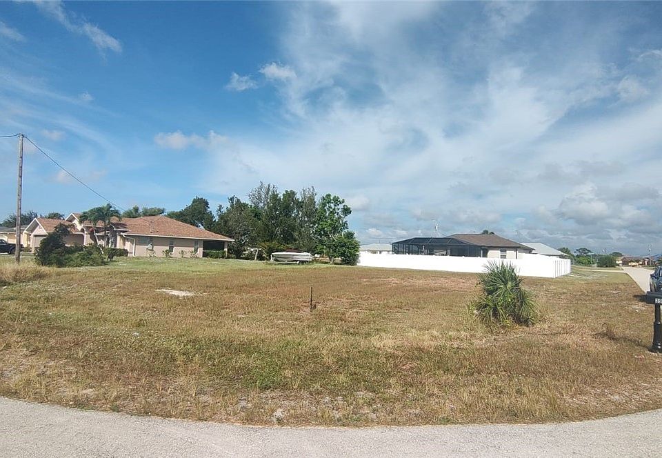1st image of 2127 NE 40th St