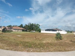 2127 NE 40th St, Cape Coral, FL 33909
