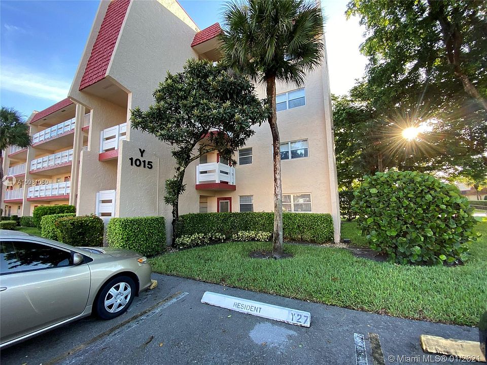 1st image of 1015 Country Club Dr APT 109