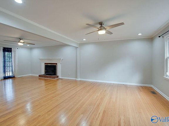 5th image of 2700 Briarwood Dr SE