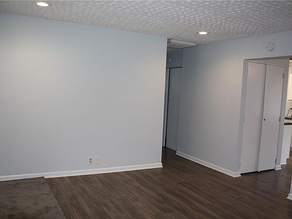 4th image of 3525 Winings Ave