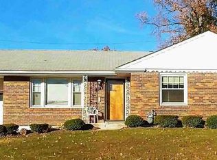 1209 La Rue Ct, Saint Louis, MO 63137