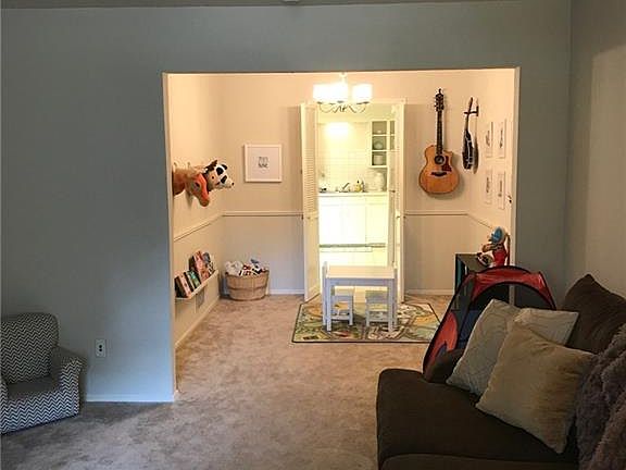3rd image of 7448 Brentcove Cir