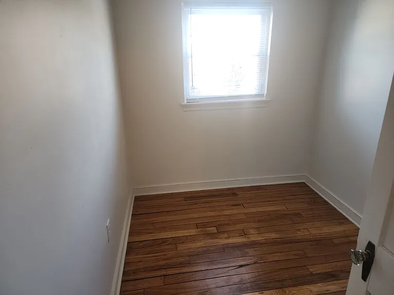 343 S Marshall St — Photo 14