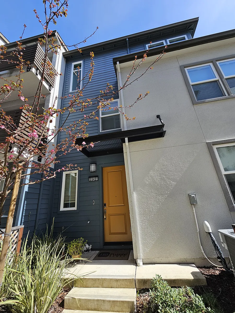 Building Photo - 39491 Loft Ter