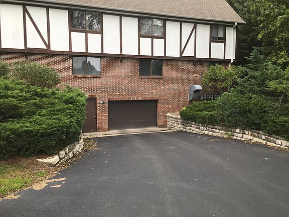 2nd image of W69N905 Evergreen Ct