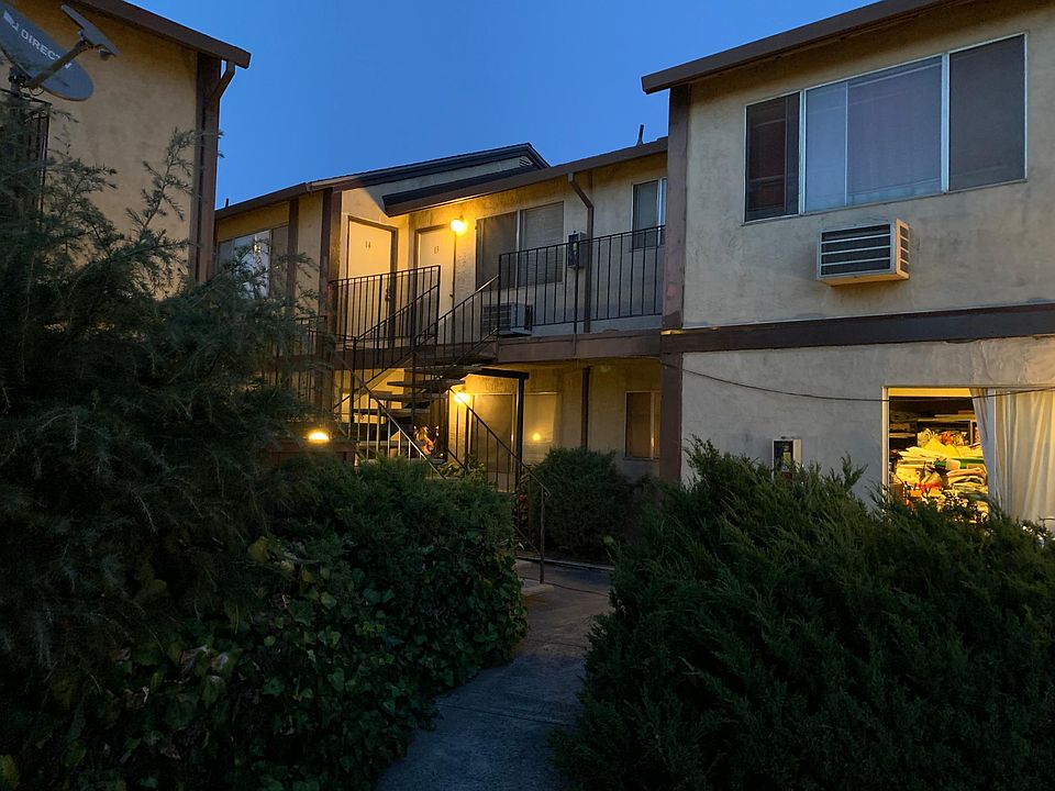 1st image of 1105 Broadway St #3