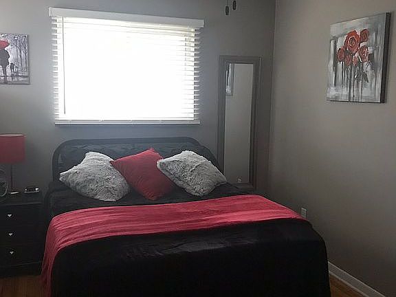 2nd image of 5650 N Circle View Dr